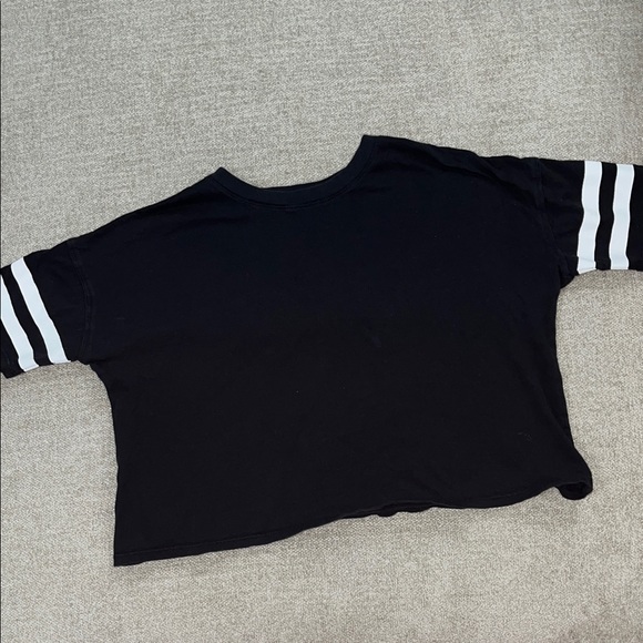Onzie Black and White Crop Top - Picture 1 of 8
